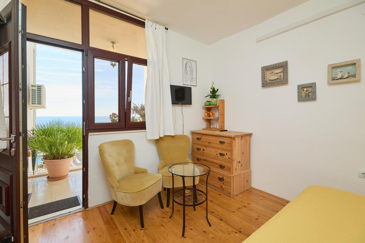 Over Old Town Apartment
